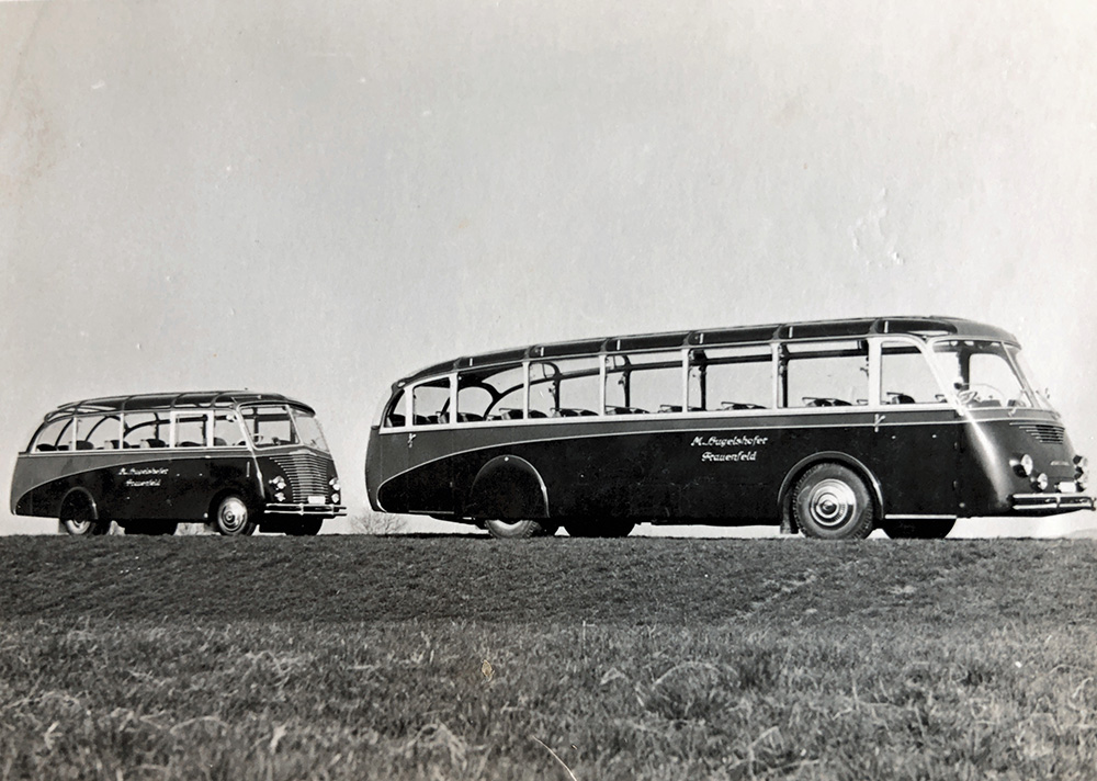 1952_0112_zwei-Mowag-Jubilaeums-Car